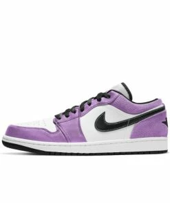 Air Jordan 1 Low SE Shoe - Purple